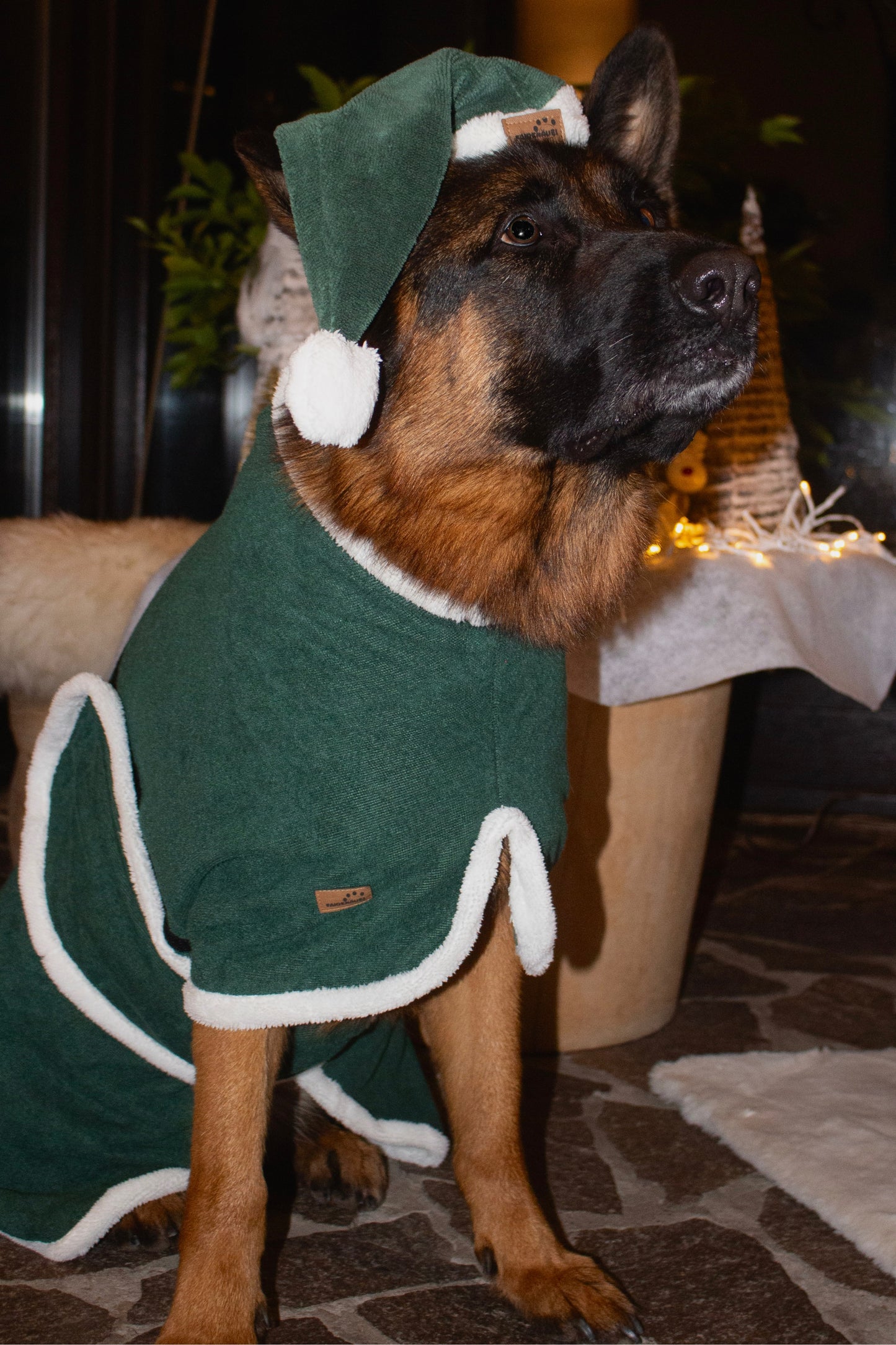 Hundebademantel Weihnachtself Grün weiß